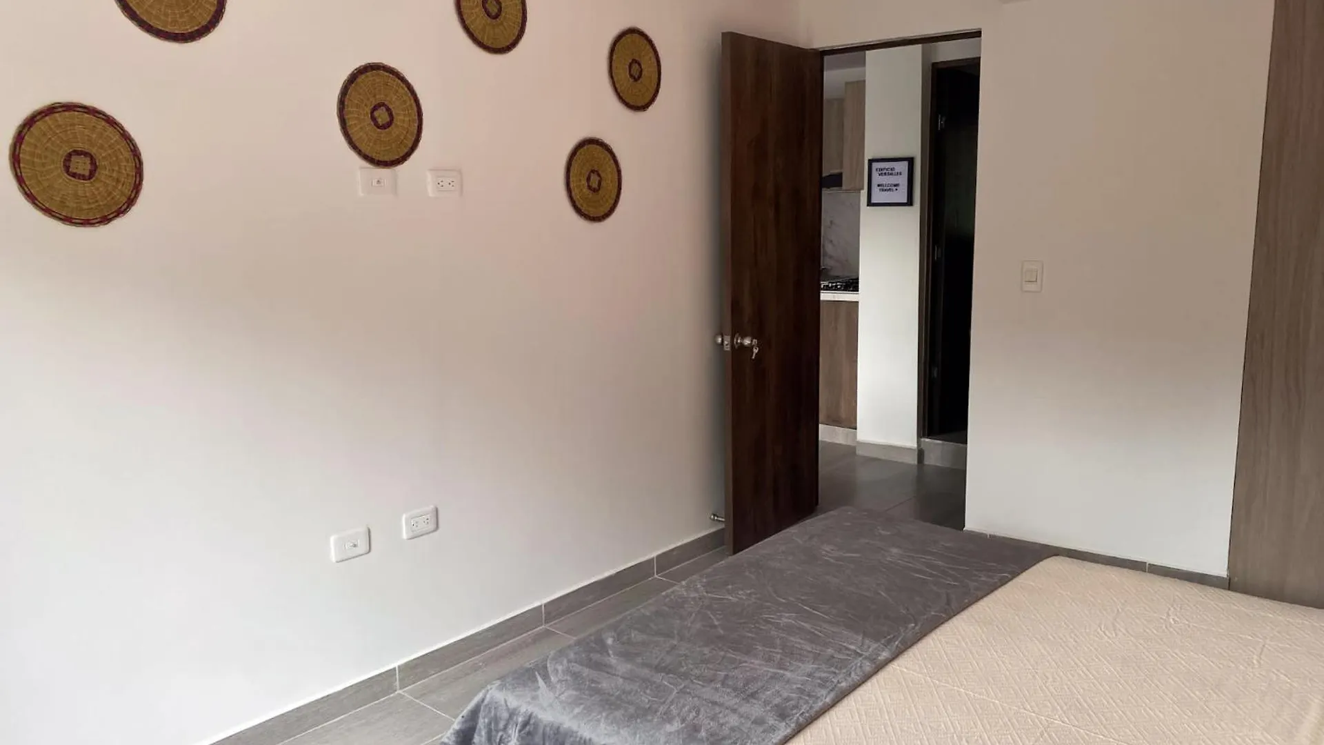 Apartamento Versalles - Acogedor Aptos Y Habitaciones En Envigado -15 Min El Poblado
